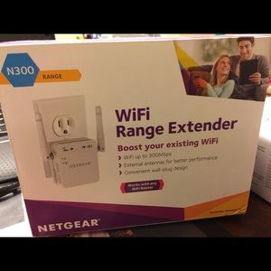 Net Gear WiFi Range Extender-NWOT
